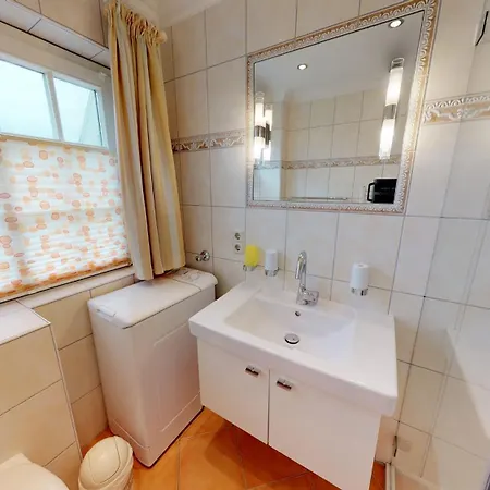 Apartment Arnika-hof Arnika Hof App 4 Wenningstedt-Braderup
